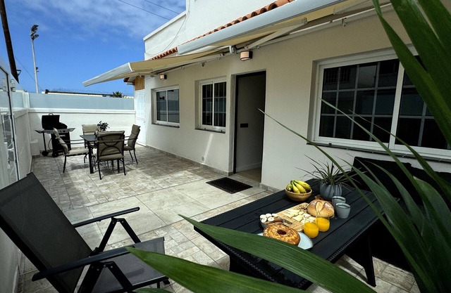 Vacation Home 'Mar Y Montaña' with Mountain View, Wi-Fi and Air Conditioning