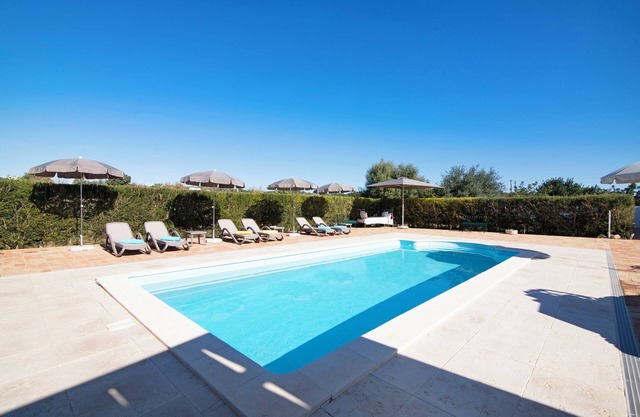 Vacation Home 'Villa Oliva AL - T4' with Mountain Views, Pool, Sunny Terrace, Wi-Fi & A/C