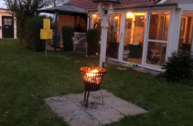 Vacation home with sauna, garden & whirlpool by the lake