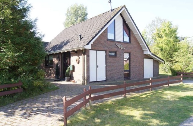 Vacation home with garden in Lauwersoog