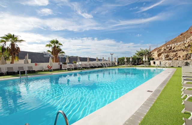 Vacation Home 'Zen House' with Sea View, Shared Pool & Wi-Fi