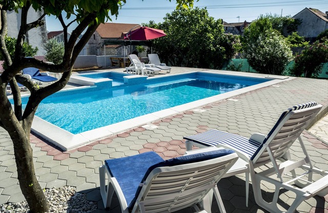 Vacation house near sea & beaches with HEATED POOL & BBQ