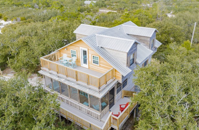 Vacation in the Tree Tops - Pet-Friendly in Ft Morgan Steps to the Beach
