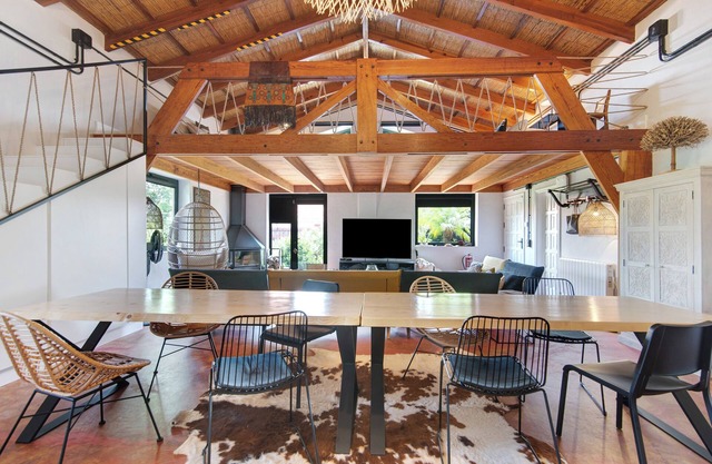 Vacation Villa 'Karibu Lodge' with Private Terrace and Wi-Fi