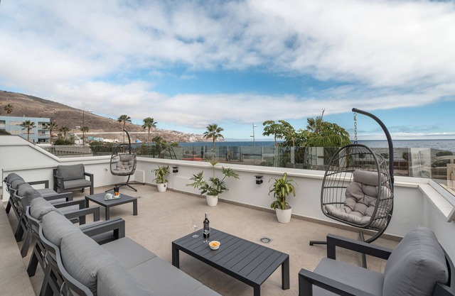 Vacation Villa 'Atlantico' with Sea View, Wi-Fi and Air Conditioning