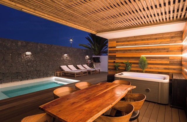 Vacation Villa 'Victoria - Marina Rubicon' with Sea View, Wi-Fi and Air Conditioning