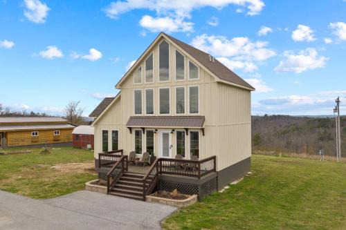 Valley View Retreat-Relaxing Summer Getaway