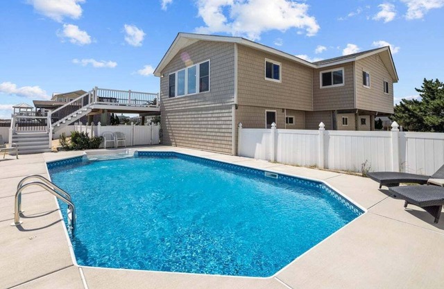 Van Divender | Oceanfront | Private Pool