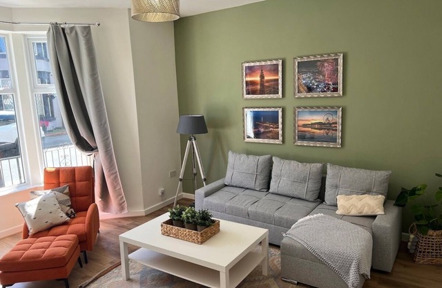 Vance Retreat-1. 3 Bed Sleeps 8.