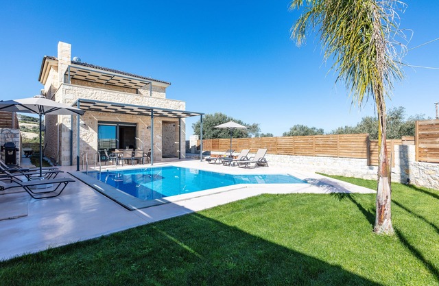 Vera Natura Villa II, with Pool, BBQ & Playground, Close to Beach & Shops