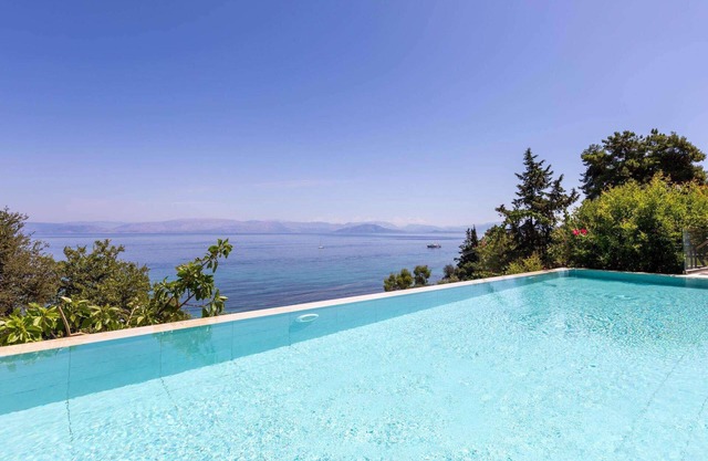 Verde Azur - Four Bedroom Villa, Sleeps 8