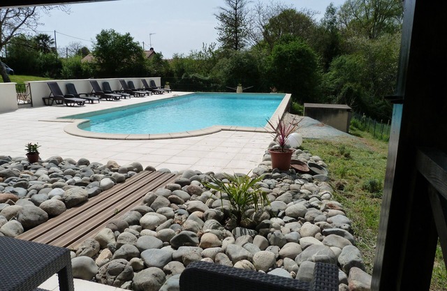 Very beautiful farmhouse with large pool and jacuzzi. 5 bedrooms