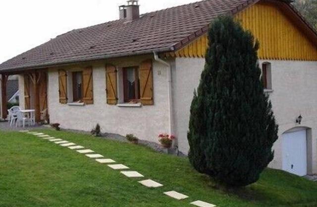 very comfortable and spacious house,4 stars, hydrojets shower, hammam