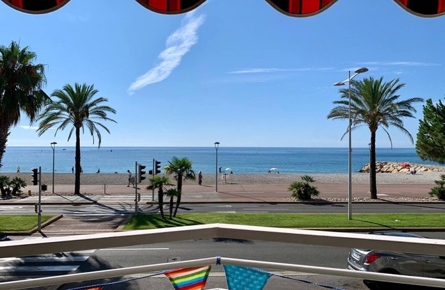 Very Nice 2 rooms of 55 m ° Waterfront near Hippodrome Riviera
