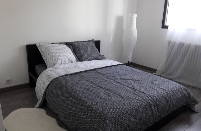 Very nice T2, close to all amenities, pleasant neighborhood. 30 minutes from Avignon.