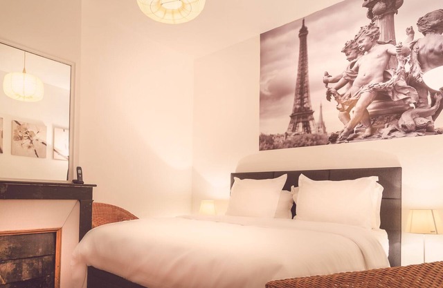 Very Quiet 1 Br by Rue Cler, short walk to Eiffel Tower, Nearest metro 2min walk