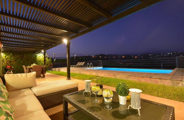 Villa with private pool in the golf resort