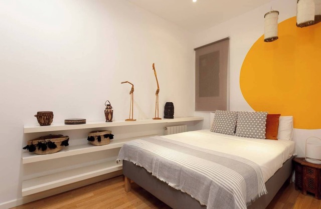Vibrant Design 2 BD in Centric flat W/Terrace!