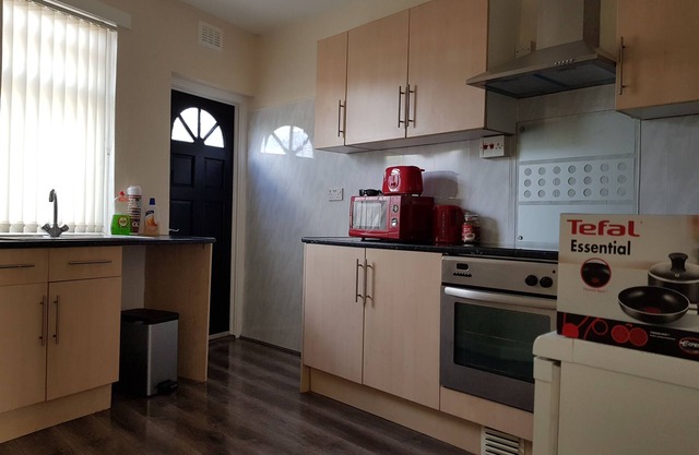 Vicarage Lane 2 Bed Apartment