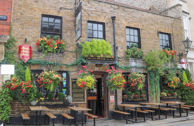 VICTORIAN TOWNHOUSE, family friendly in Windsor, Berkshire
