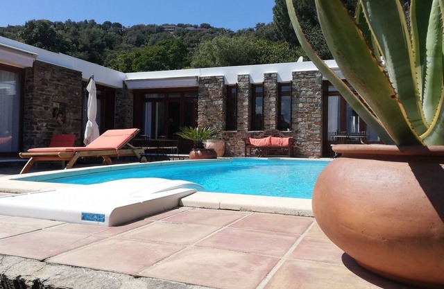 View of the sea without vis-à-vis, quiet in the private domain of Gaou Bénat