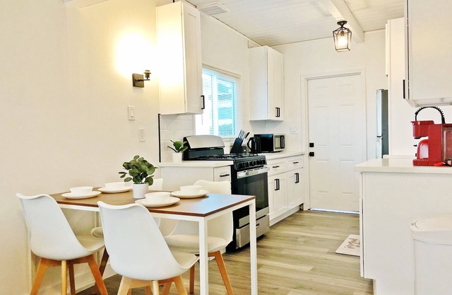 Viewpoint Vista Stay San Diego Pet-Friendly Home