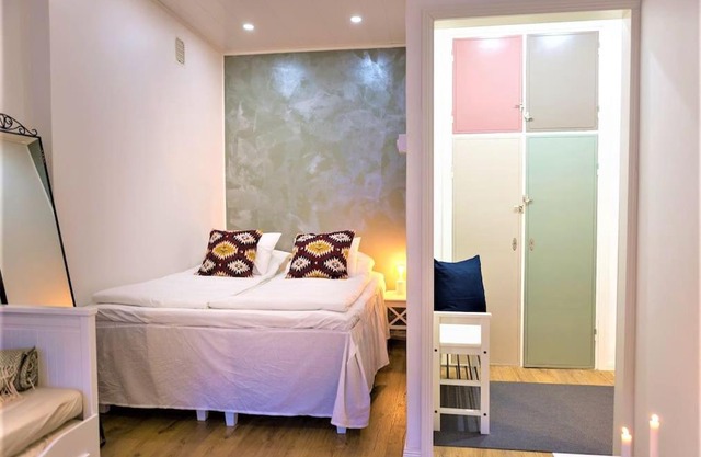 Viihtyisä & Varusteltu Keskusta-asunto Neljälle!