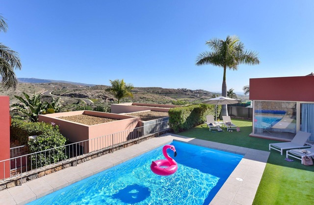 Villa Vista Salobre | Luxury Retreat in Gran Canaria | Private Outdoor Heatable.