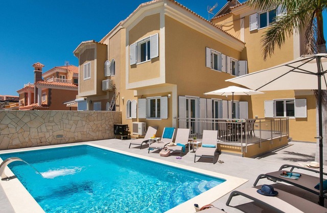 Villa Encantadora | Private Outdoor Heatable Pool | BBQ Facilities | Shaded.