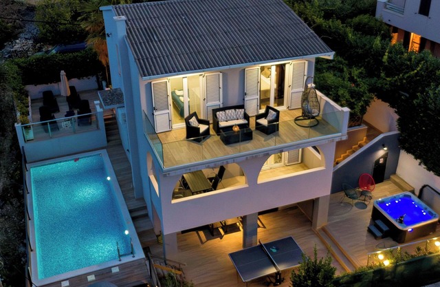 Vila Perla Slatine - Charming 4-bedroom villa with Pool