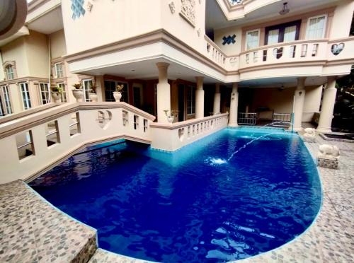 Vila Princess Sentul 7 bedroom Private pool, Billiard, Tenis meja