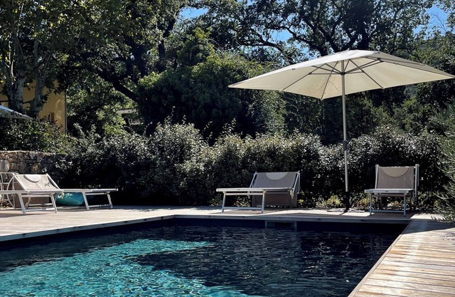 Villa 4* Les Mûriers with swimming pool in a vineyard 3 suites 3-7 pers