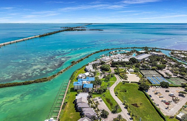 Villa 4204 on Duck Key Boat Slip Available - 3BD 2BA