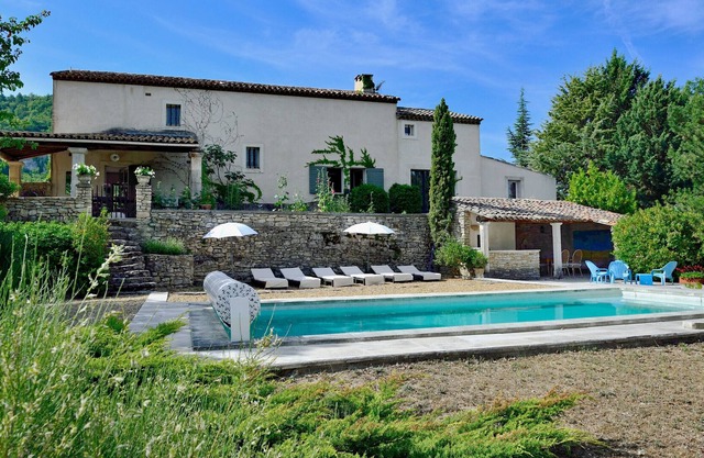 Villa 84SALI, beautiful, private pool, lavender fields, Lubéron, Provence