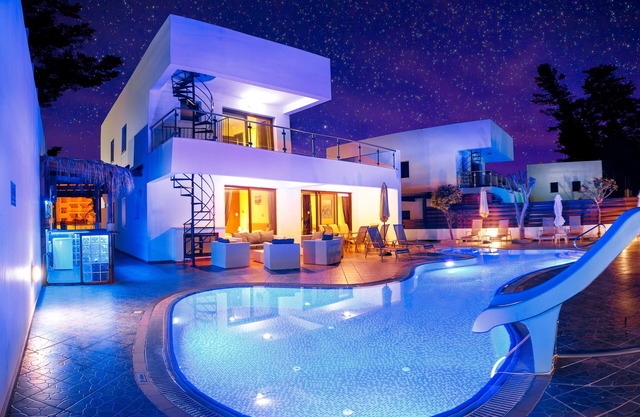 Villa 9, Luxury 5 Bedroom villa with pool