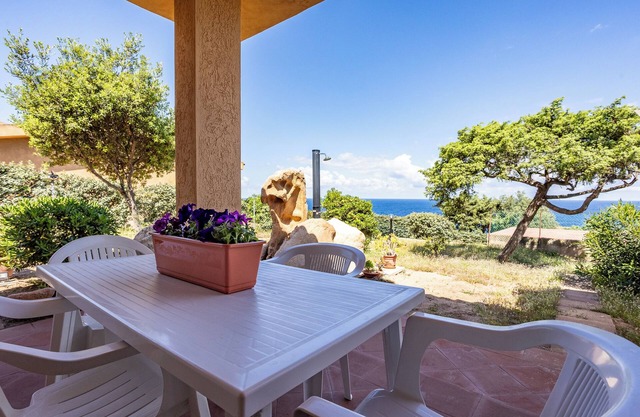 Villa 'Alba' with sea view, Wi-Fi and air conditioning