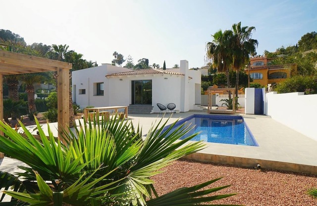 Villa 'Alegria' with Sea View, Wi-Fi and Air Conditioning