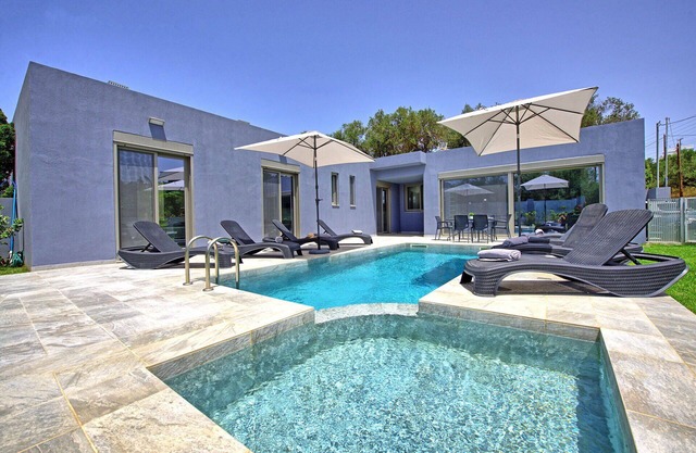 Villa Ampela - Holiday Villa Rental near the sea with private swimming pool in Agia Marina, Cret.