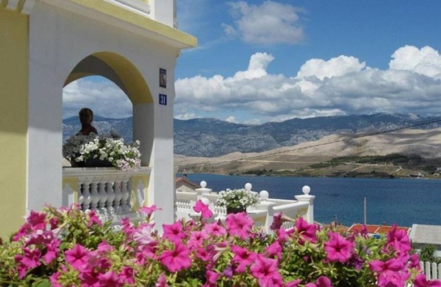 Villa Ana - Apartment with Terrace