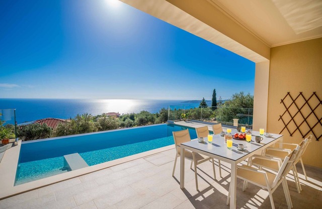 Villa Andriana - Three Bedroom Villa, Sleeps 6