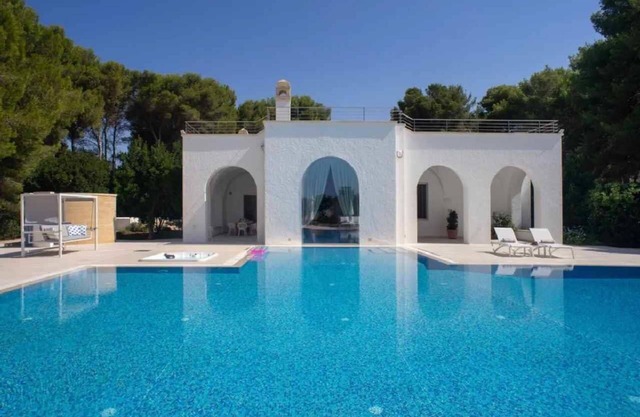 Villa Antares - Three Bedroom Villa, Sleeps 10
