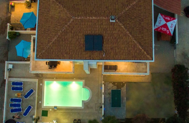 Villa Antonio No. 5, Luxury Apartment, 1st Floor, 3 Bedrooms, Pool, Big Balcony