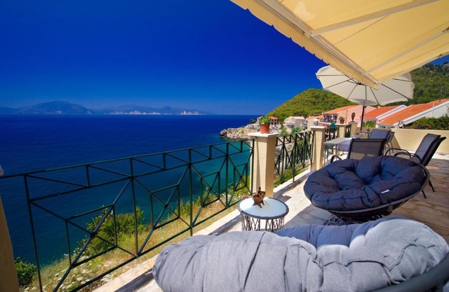 Villa Apoplous with pool