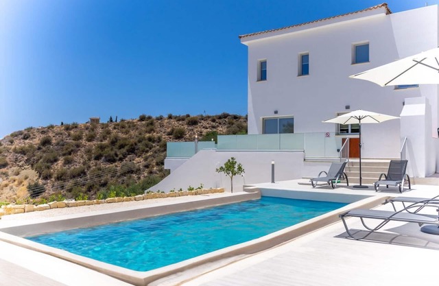 Villa Aqua Queen - Three Bedroom Villa, Sleeps 6