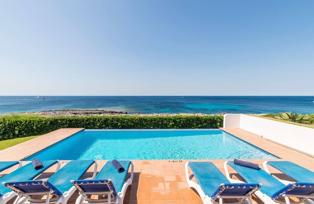 Villa 'Arcola' with Sea View, Wi-Fi and Air Conditioning