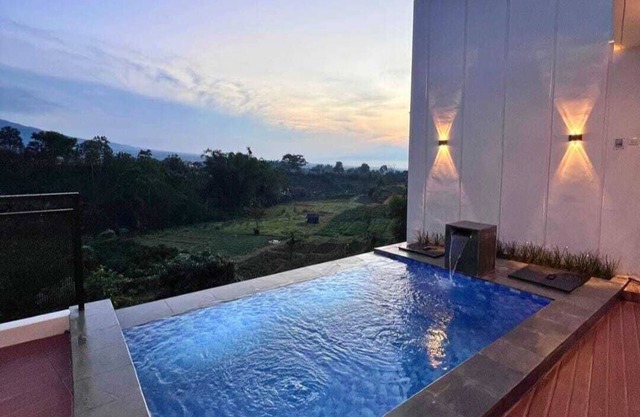 VILLA ARSY : 3 Bedrooms with AC for comfort and freshness in Batu City,East Java