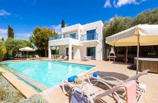Villa Athina Ena - Three Bedroom Villa, Sleeps 7