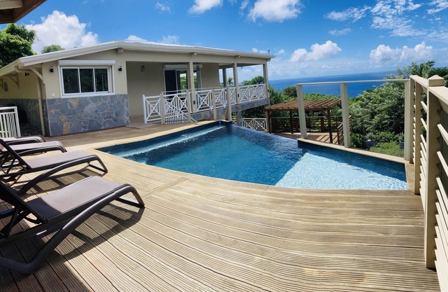 Villa Avec Piscine à Débordement vue mer aux Anses D'arlet 4