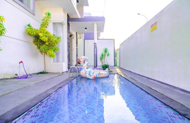 Villa Azzalia Syariah Private Pool and Karaoke