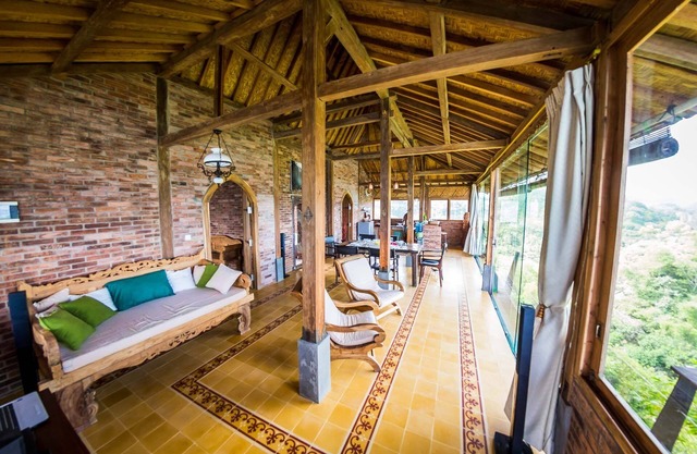 Villa Batu Hill is a traditional style Limasan house.